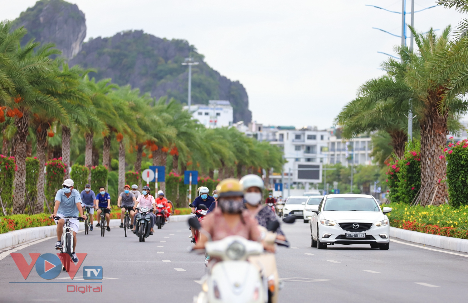 Người dân Quảng Ninh trở lại nhịp sống bình thường mới - Ảnh 7.