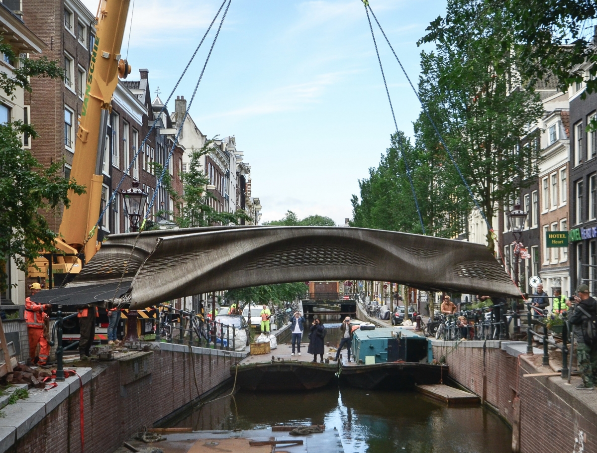 Cây cầu in 3D độc đáo khai trương tại Amsterdam - Ảnh 2.