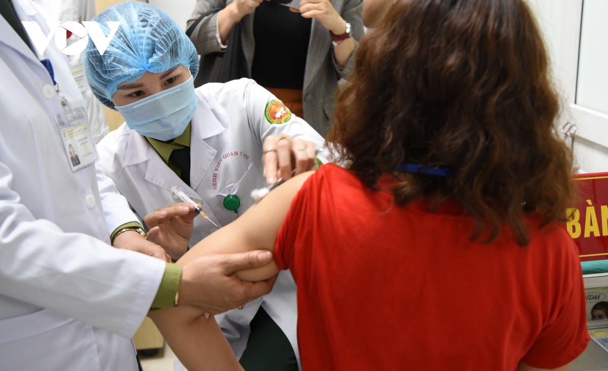 'Việt Nam phấn đấu có một vaccine COVID-19 tự sản xuất trong năm 2021' - Ảnh 2.