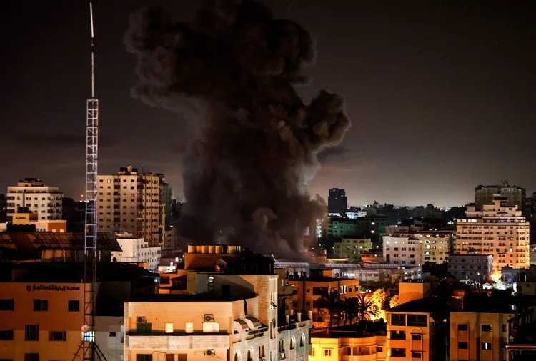 Quân đội Israel không kích dải Gaza - Ảnh i24news.jpg