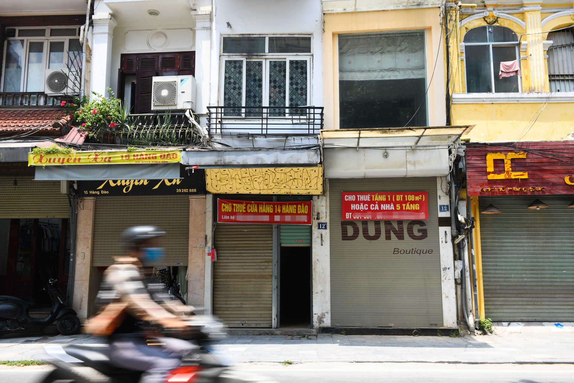 Hàng loạt nhà phố cổ Hà Nội treo biển cho thuê, bán nhà - Ảnh 3.