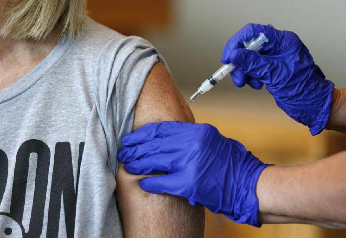 Những điều cần biết về “lây nhiễm đột phá” – vẫn mắc Covid-19 dù đã tiêm vaccine - Ảnh 1.