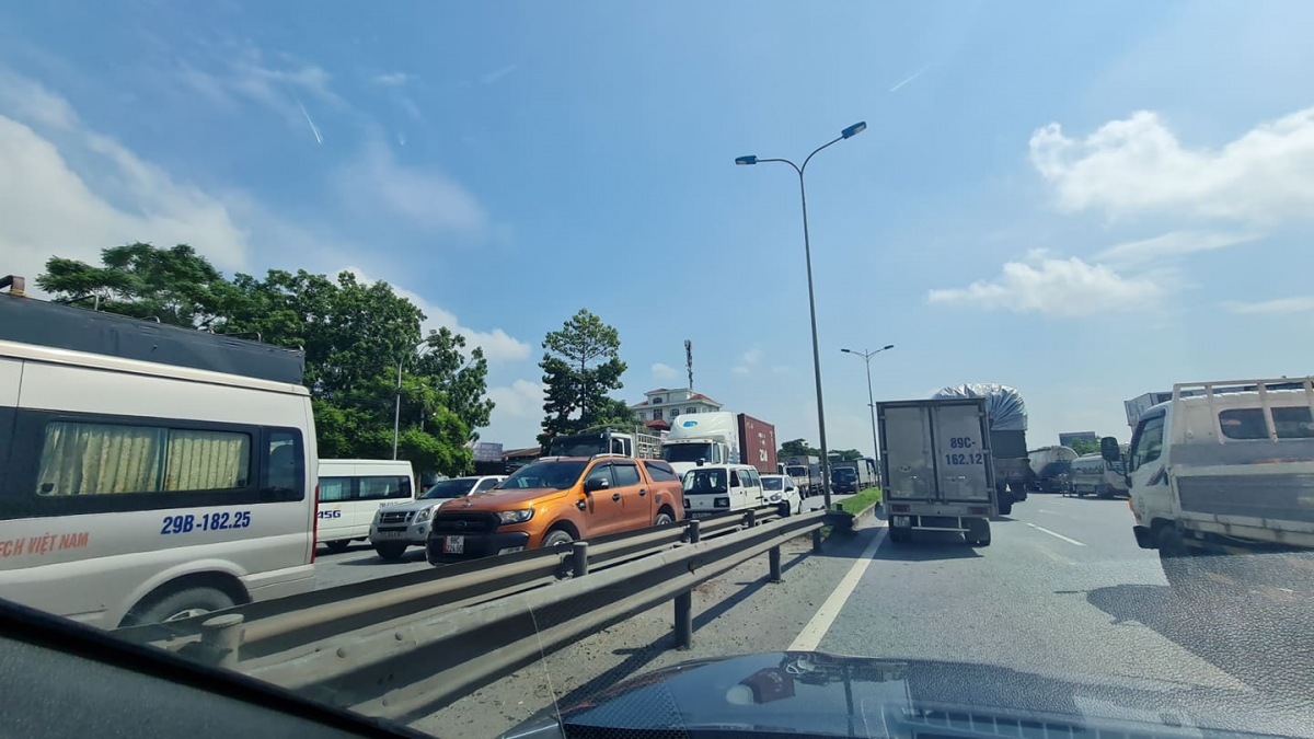 Nhiều xe vào Hà Nội phải quay đầu, cao tốc Pháp Vân- Cầu Giẽ ùn tắc - Ảnh 15.