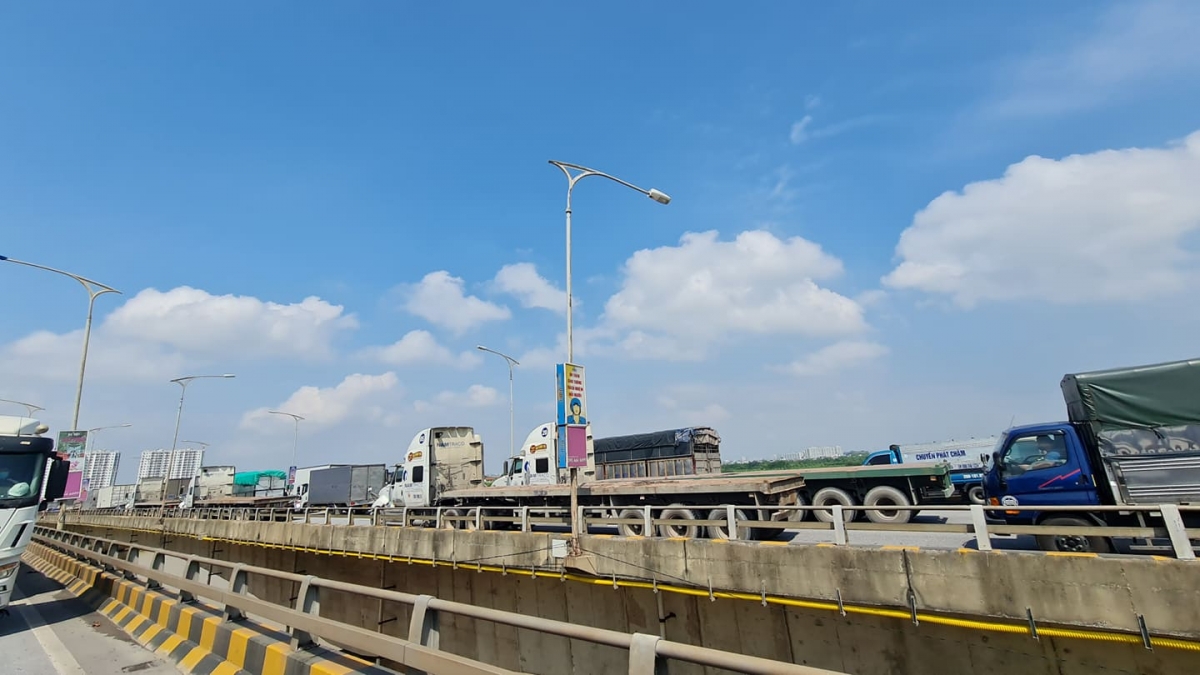 Nhiều xe vào Hà Nội phải quay đầu, cao tốc Pháp Vân- Cầu Giẽ ùn tắc - Ảnh 13.