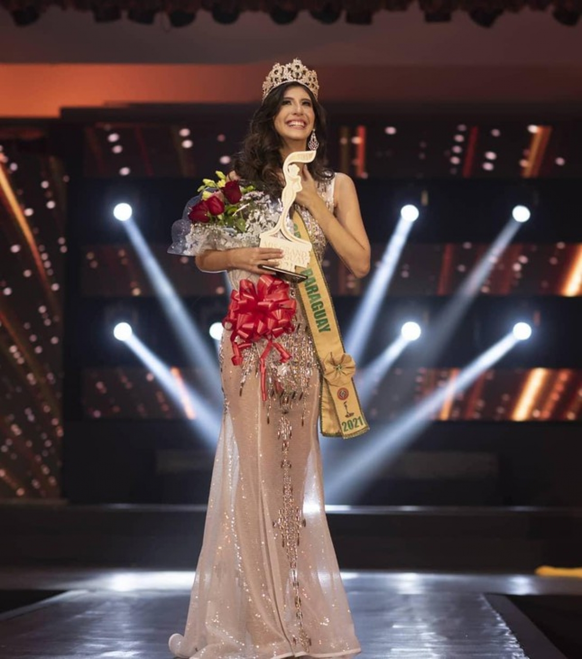Nhan sắc Hoa hậu Hòa bình Paraguay 2021 gây tranh cãi trên diễn đàn sắc đẹp - Ảnh 1.
