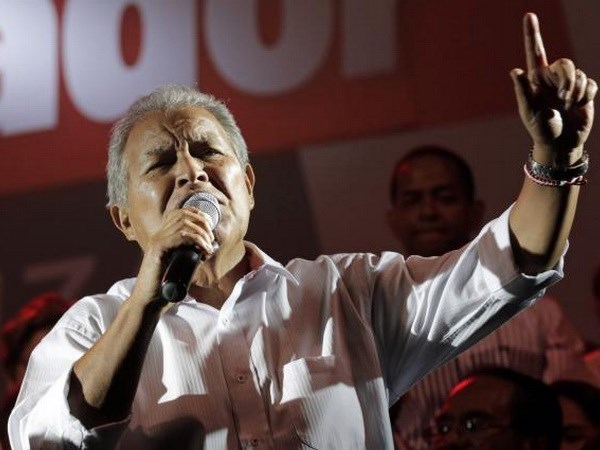 El Salvador phát lệnh truy nã quốc tế cựu Tổng thống Sánchez Cerén - Ảnh 1.
