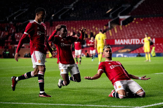Kết quả Man United 2-2 Brentford: Pereira lập siêu phẩm, Quỷ đỏ không thắng trận giao hữu thứ 2 liên tiếp - Ảnh 1.