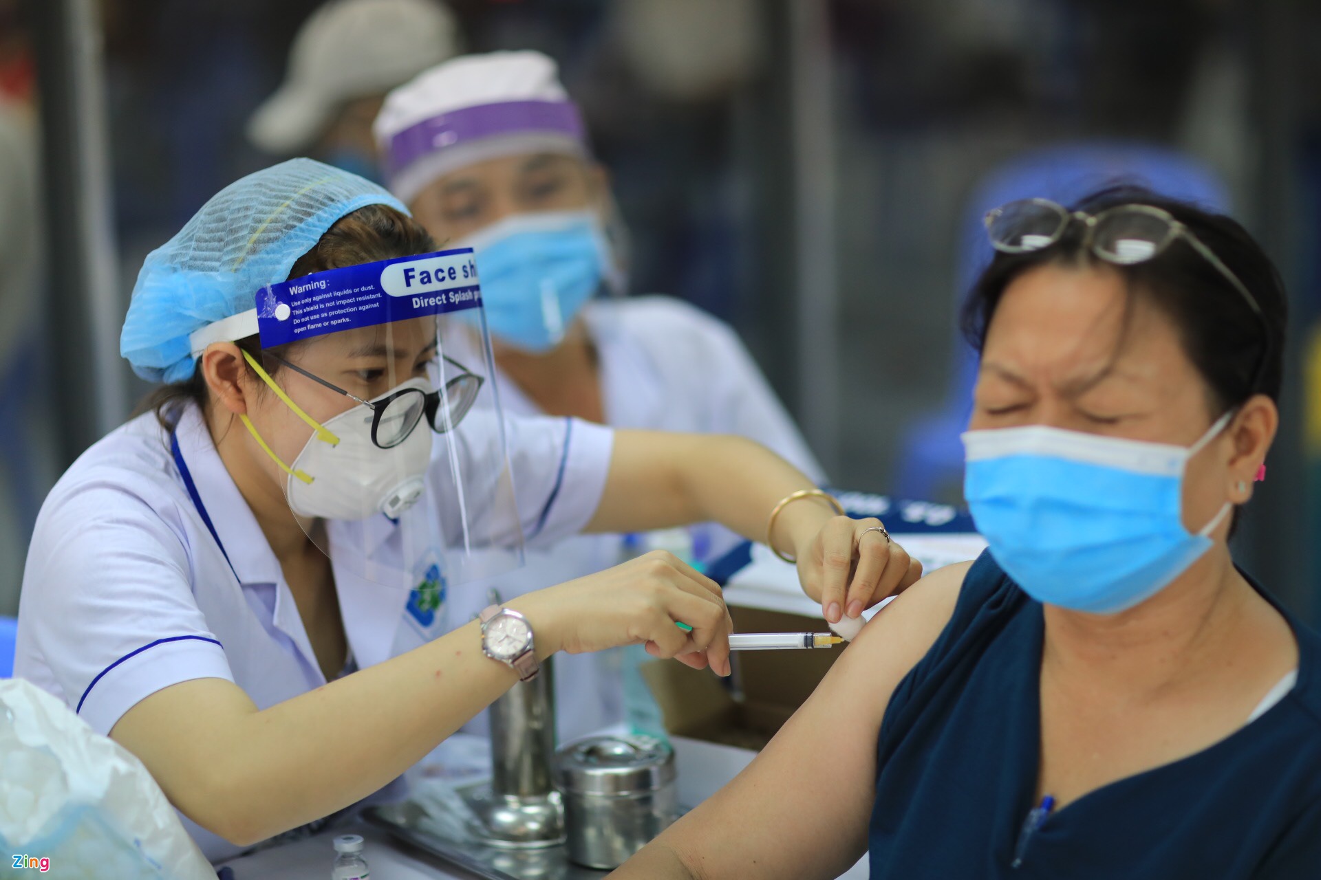 Việt Nam nghiên cứu phương án tiêm 2 loại vaccine Covid-19 khác nhau - Ảnh 1.