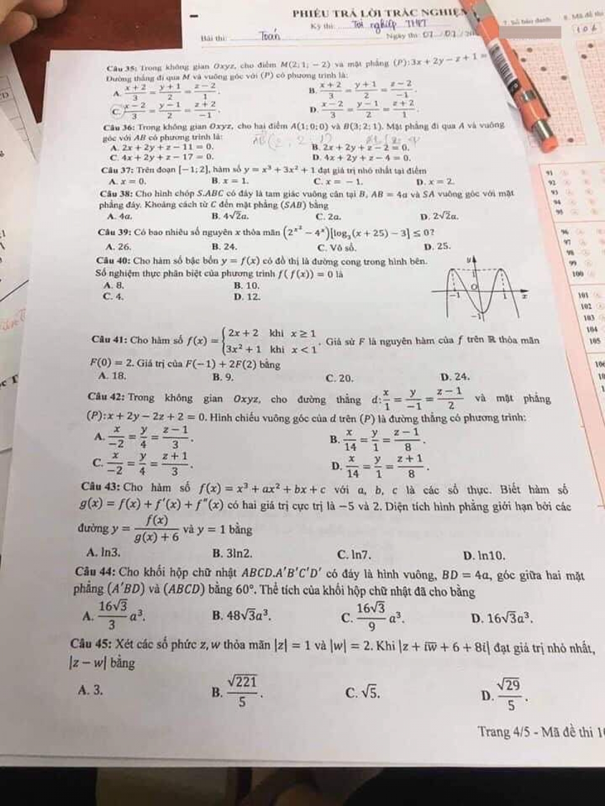 Bộ GD-ĐT đã tìm ra thí sinh mang điện thoại vào phòng thi chụp đề Toán tung lên mạng - Ảnh 1.