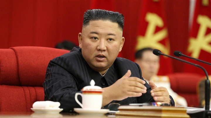 Ông Kim Jong-un giảm cân, tình báo Hàn Quốc khẳng định 'sức khoẻ tốt' - Ảnh 1.