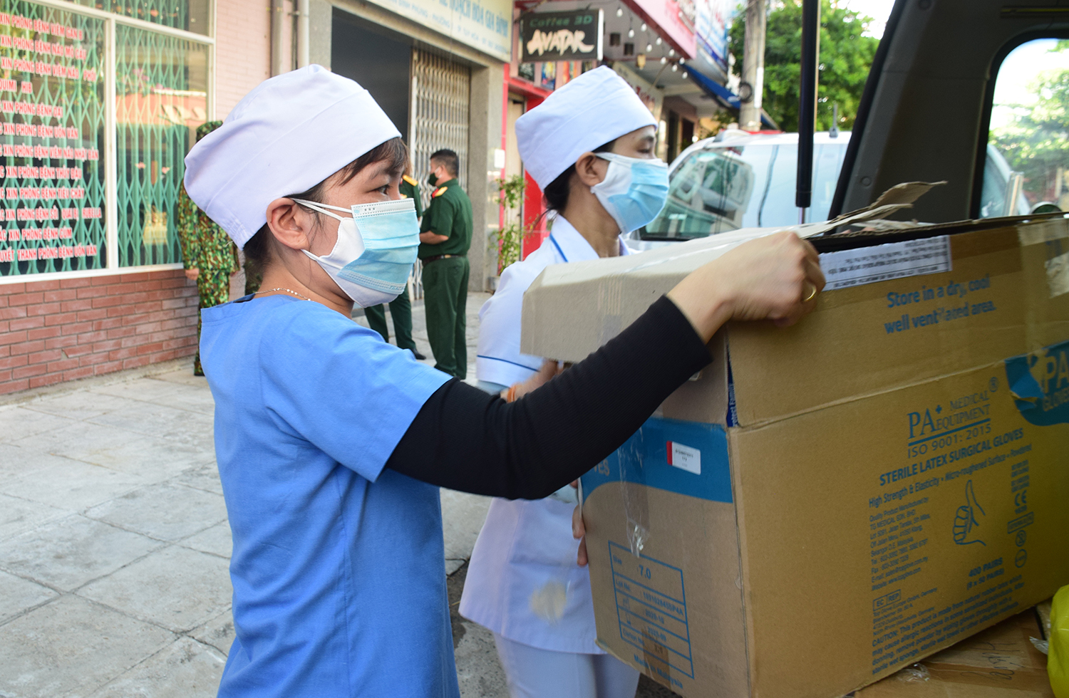Bác sĩ chống dịch dương tính với SARS-CoV-2: Phú Yên phong tỏa Trung tâm Y tế huyện Phú Hòa - Ảnh 1.
