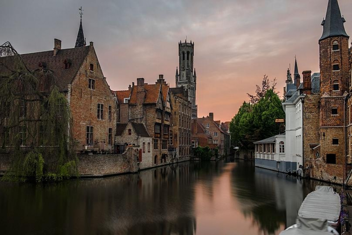Không cần đến Venice, châu Âu còn rất nhiều thành phố kênh đào tuyệt đẹp - Ảnh 8.