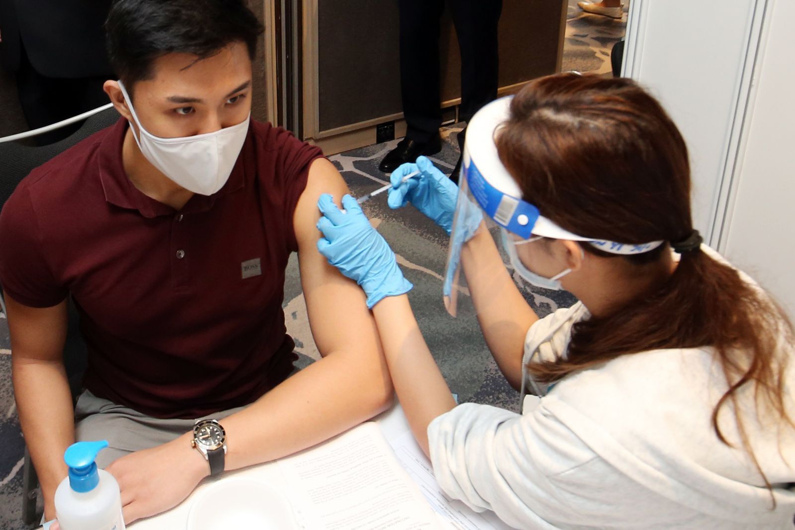 Quốc gia Đông Nam Á có 70% dân số tiêm đầy đủ vaccine Covid-19 - Ảnh 1.