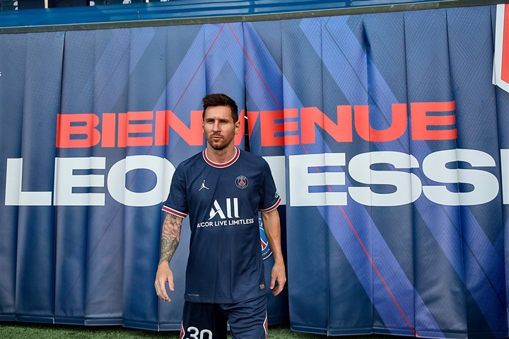 Hình ảnh đầu tiên Messi khoác áo PSG - Ảnh 2.