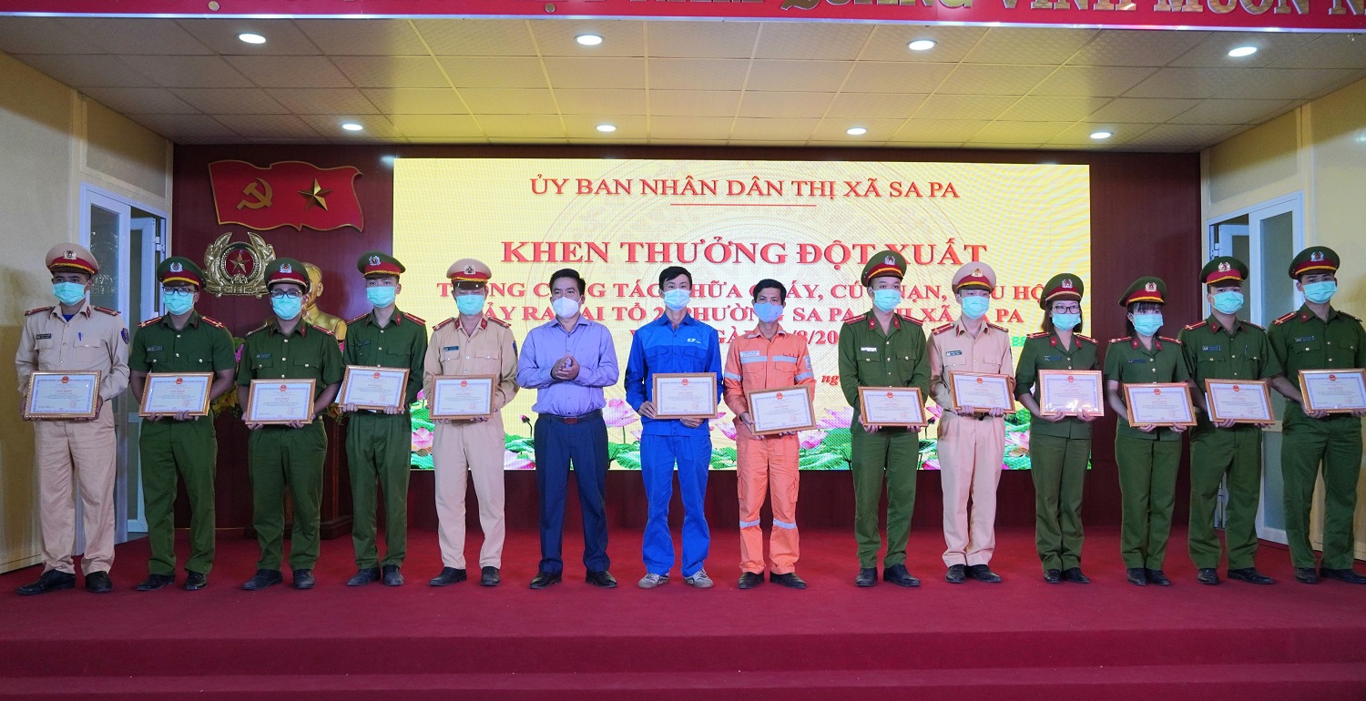 Khen thưởng 27 cá nhân trong vụ cháy nổ kinh hoàng ở Sa Pa - Ảnh 1.