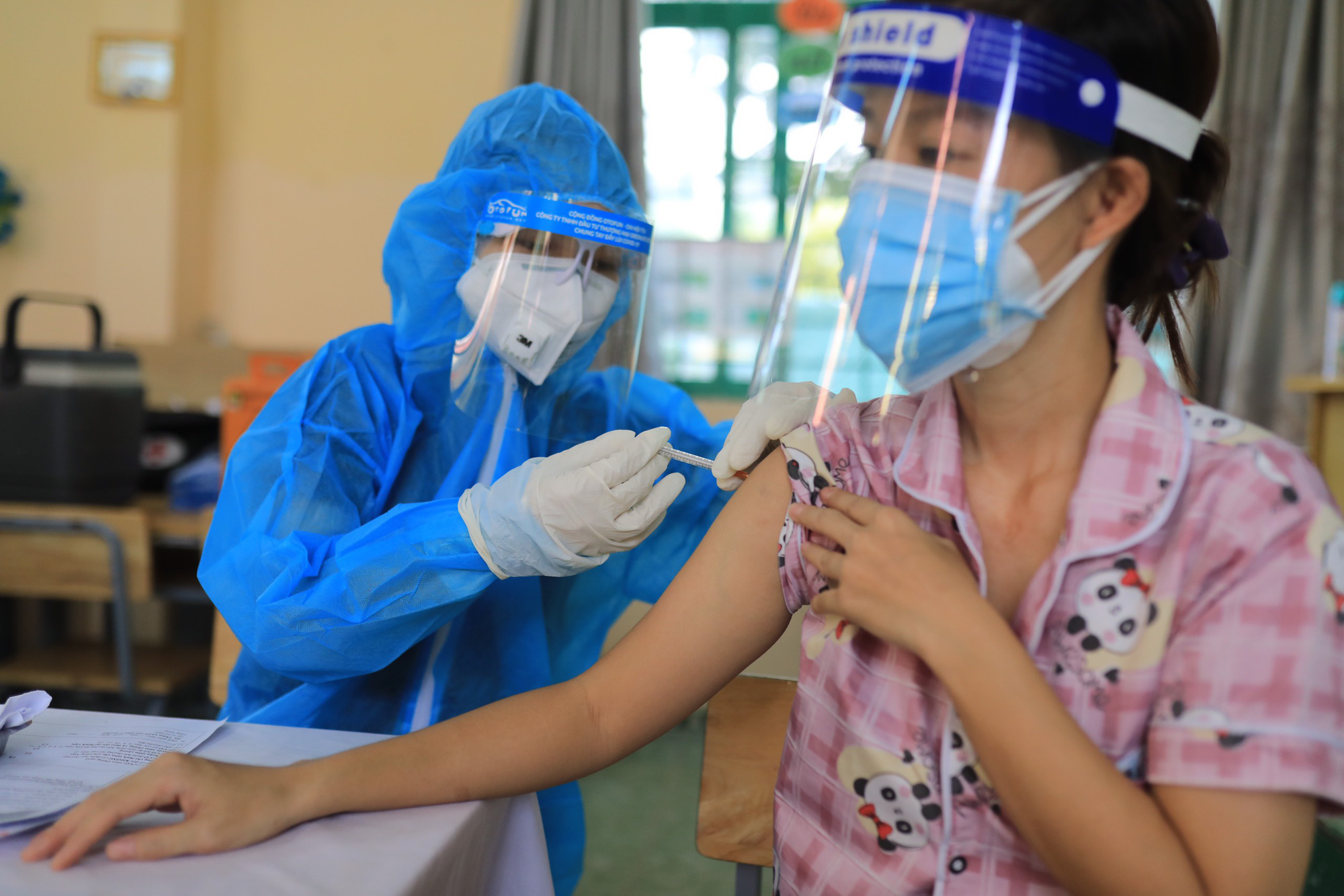 Người dân TP.HCM tiêm vaccine Sinopharm - Ảnh 3.