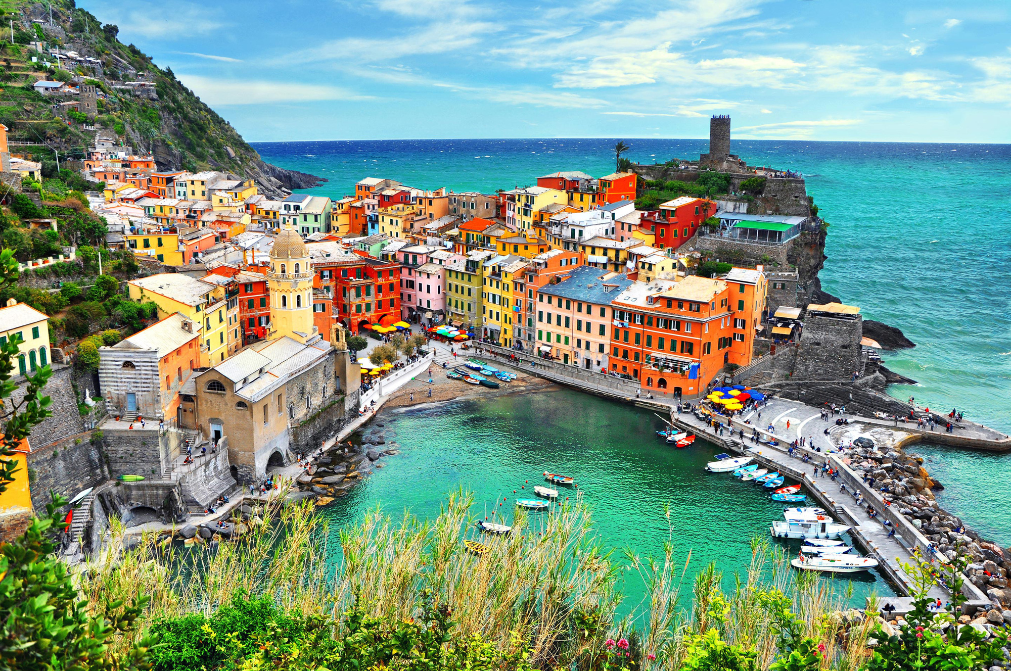 Những thị trấn rực rỡ sắc màu ở Italy - Ảnh 4.