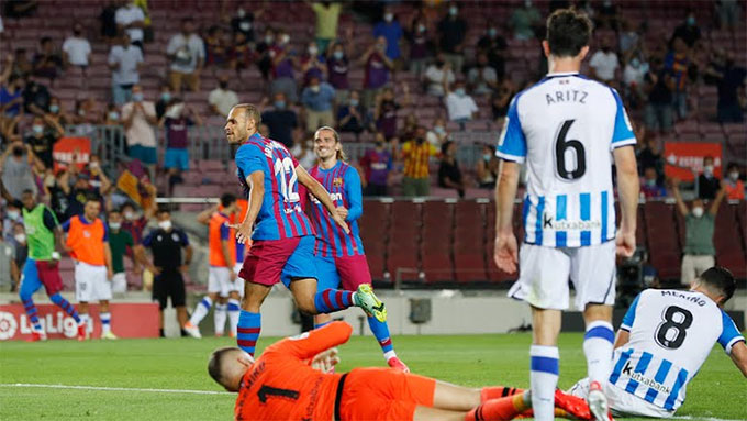 Kết quả Barcelona 4-2 Sociedad: Barca khởi đầu kỷ nguyên 'không Messi' bằng thắng lợi - Ảnh 1.