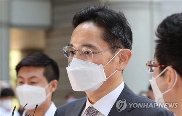 'Thái tử' Samsung ra tòa 6 ngày sau khi được ân xá - Ảnh 1.