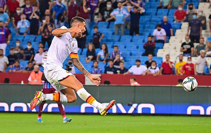Kết quả Trabzonspor 1-2 Roma: Thầy trò Mourinho đặt một chân đi tiếp - Ảnh 1.