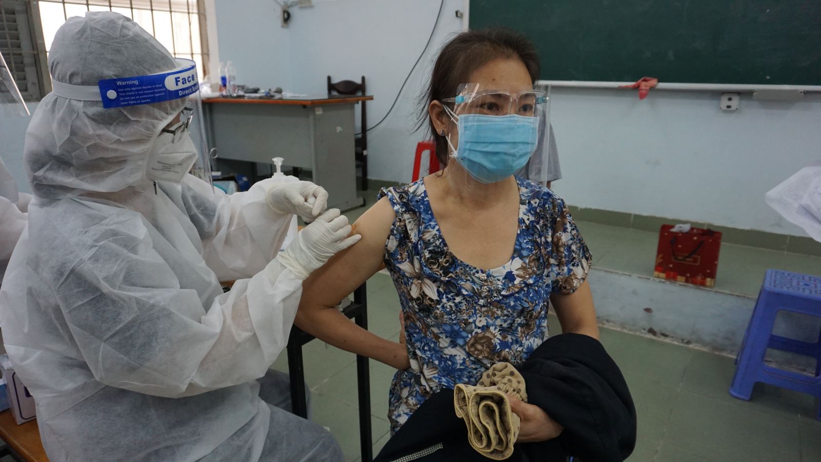 Gần 5,3 triệu người dân TP Hồ Chí Minh đã được tiêm vaccine phòng COVID-19 - Ảnh 1.
