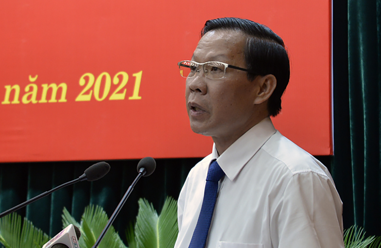 Phó Bí thư Thành ủy Phan Văn Mãi cam kết TP sẽ cung ứng đủ hàng hóa cho người dân.jpg