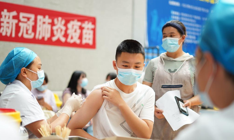Trung Quốc: Tiêm đủ liều vaccine bất hoạt Covid-19 có thể đối phó hiệu quả với biến thể Delta - Ảnh 1.