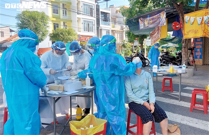 Đà Nẵng gần chạm mốc 3.000 ca COVID-19, chuỗi lây nhiễm chợ Hòa Cường hơn 900 ca - Ảnh 1.