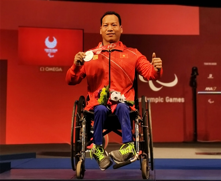 Lê Văn Công xuất sắc giành HCB Paralympic Tokyo 2020 - Ảnh 1.
