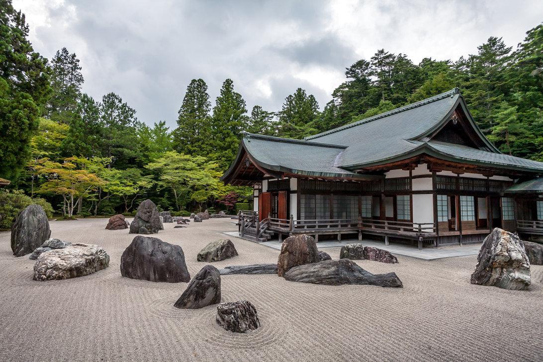Ngọn núi thiêng có 117 ngôi đền ở Nhật Bản - Ảnh 6.