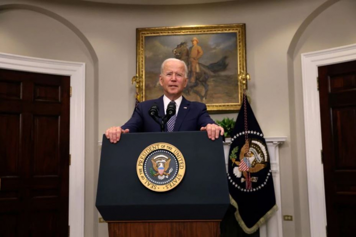 Thế khó của Tổng thống Mỹ Biden sau vụ khủng bố tại sân bay Kabul - Ảnh 1.