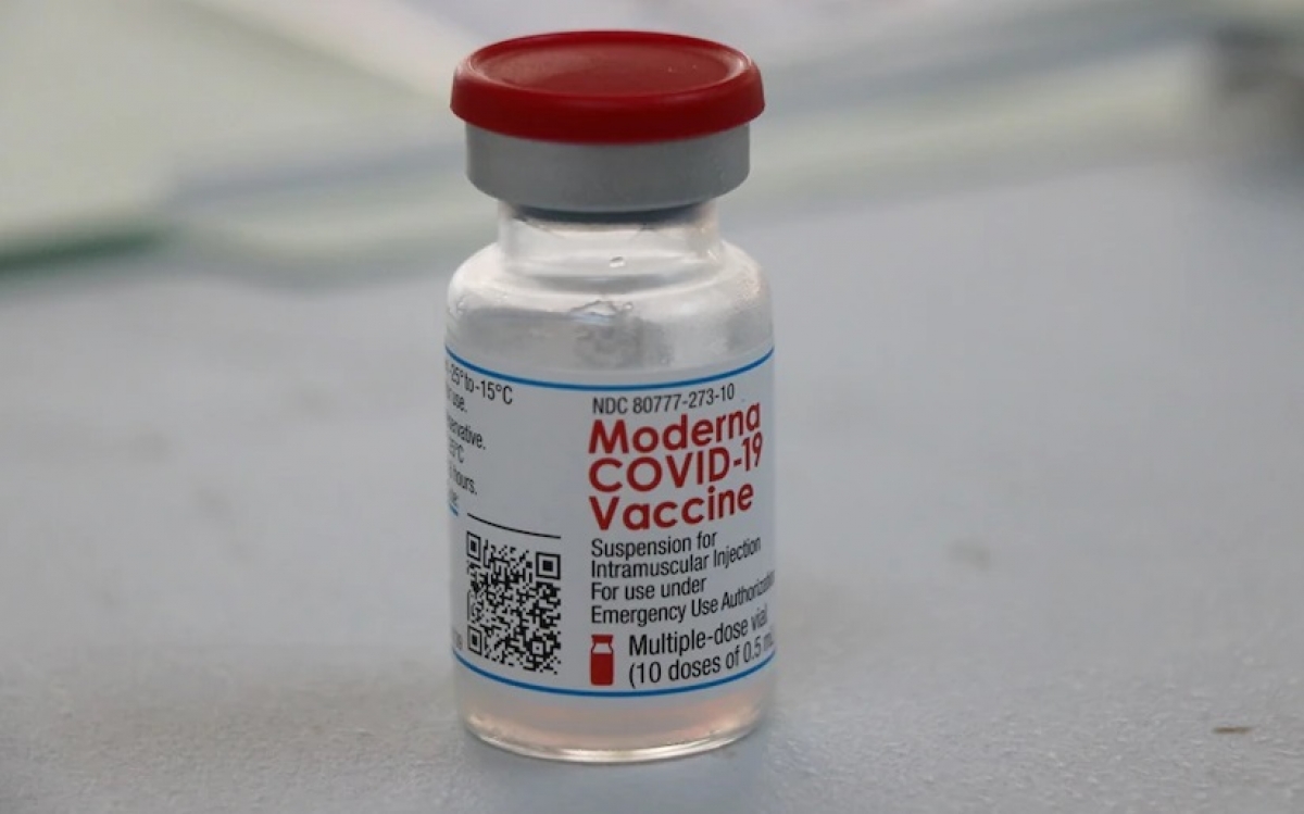 Nhật Bản điều tra 2 trường hợp tử vong sau khi tiêm vaccine Moderna - Ảnh 1.