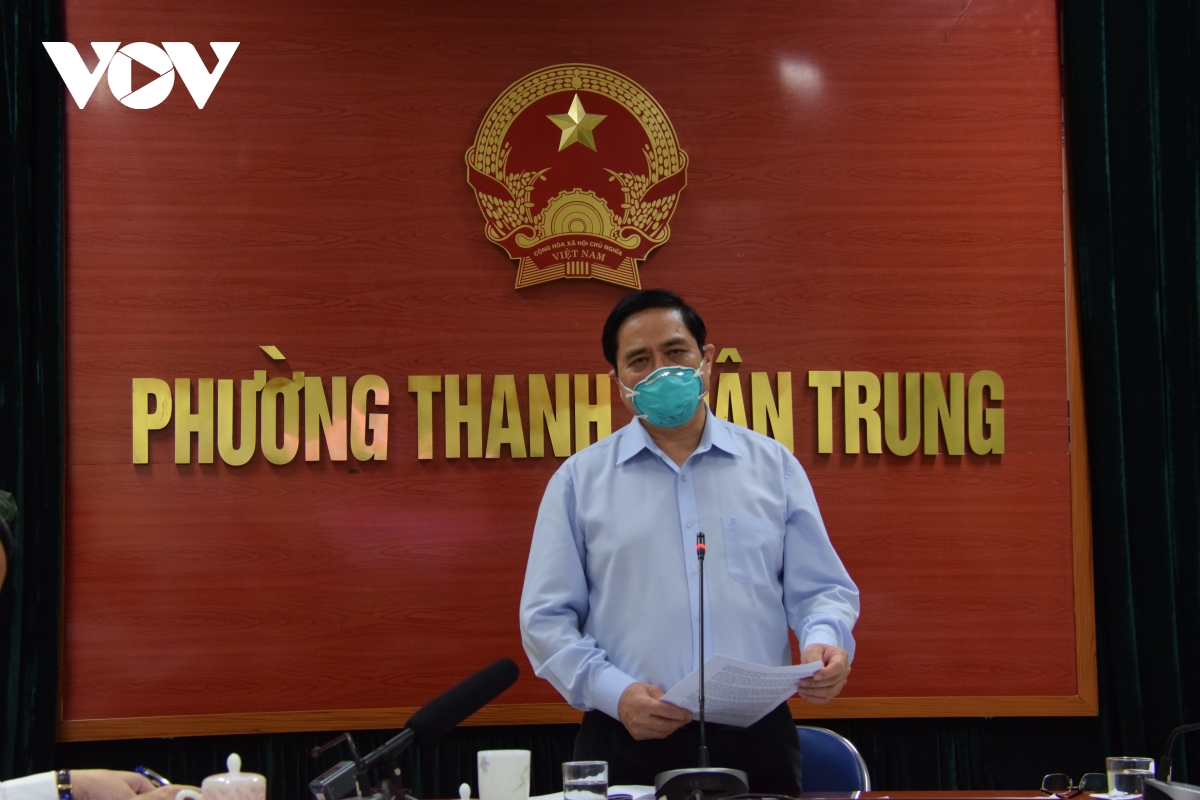 Thị sát 'điểm nóng' COVID-19 tại Hà Nội, Thủ tướng đề nghị kiện toàn ngay lãnh đạo phường - Ảnh 3.