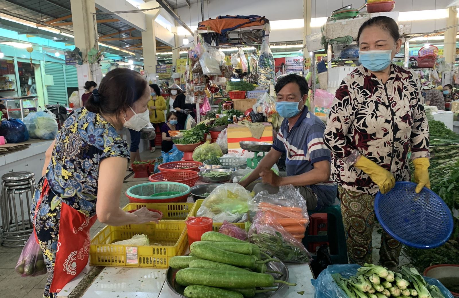 TP. Hồ Chí Minh có 33 chợ truyền thống hoạt động trong mùa dịch - Ảnh 1.
