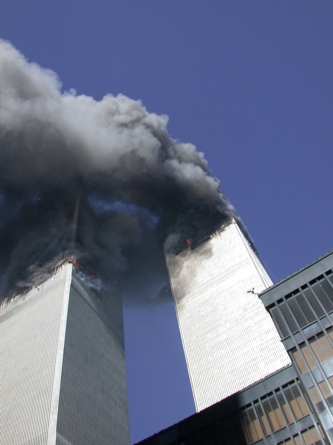 Những bức ảnh chưa từng công bố về vụ khủng bố ngày 11/9 - Ảnh 1.