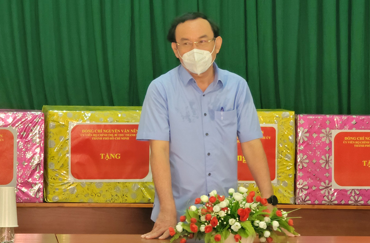 Bí thư Nguyễn Văn Nên: 'Củng cố hệ thống y tế đủ lực chăm lo người dân sau khi trở lại trạng thái bình thường mới' - Ảnh 1.