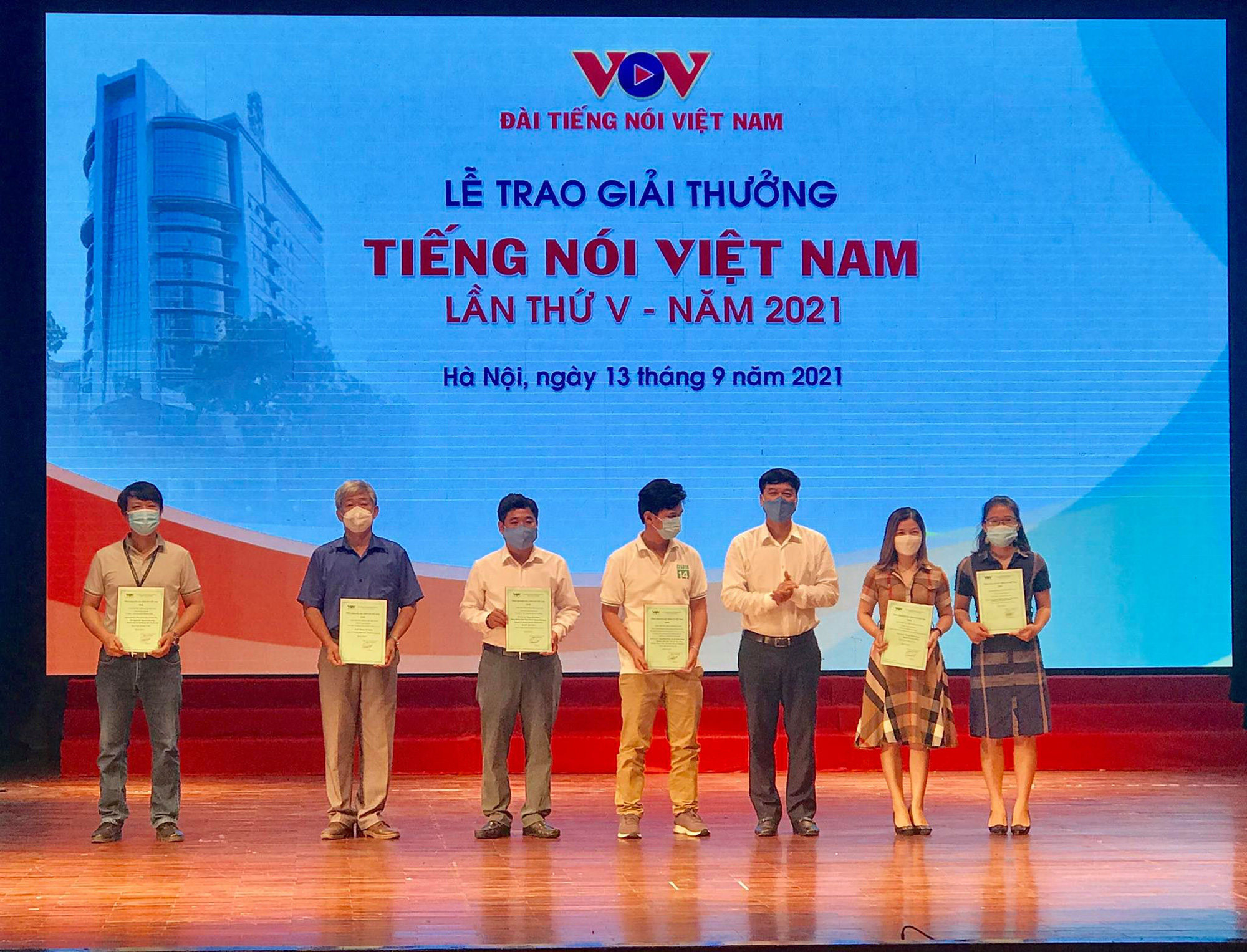 VOV trao Giải thưởng Tiếng nói Việt Nam năm 2021  - Ảnh 1.