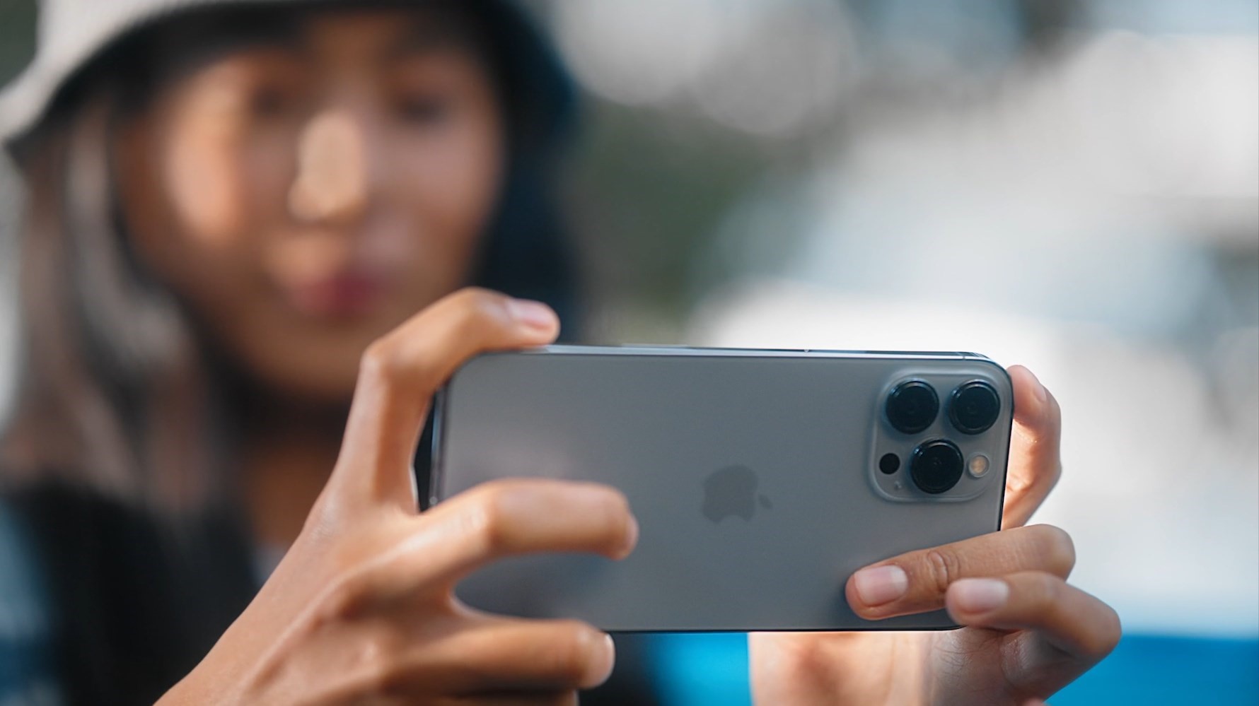 Apple ra mắt iPhone 13 với pin dài cả ngày, camera mới - Ảnh 2.
