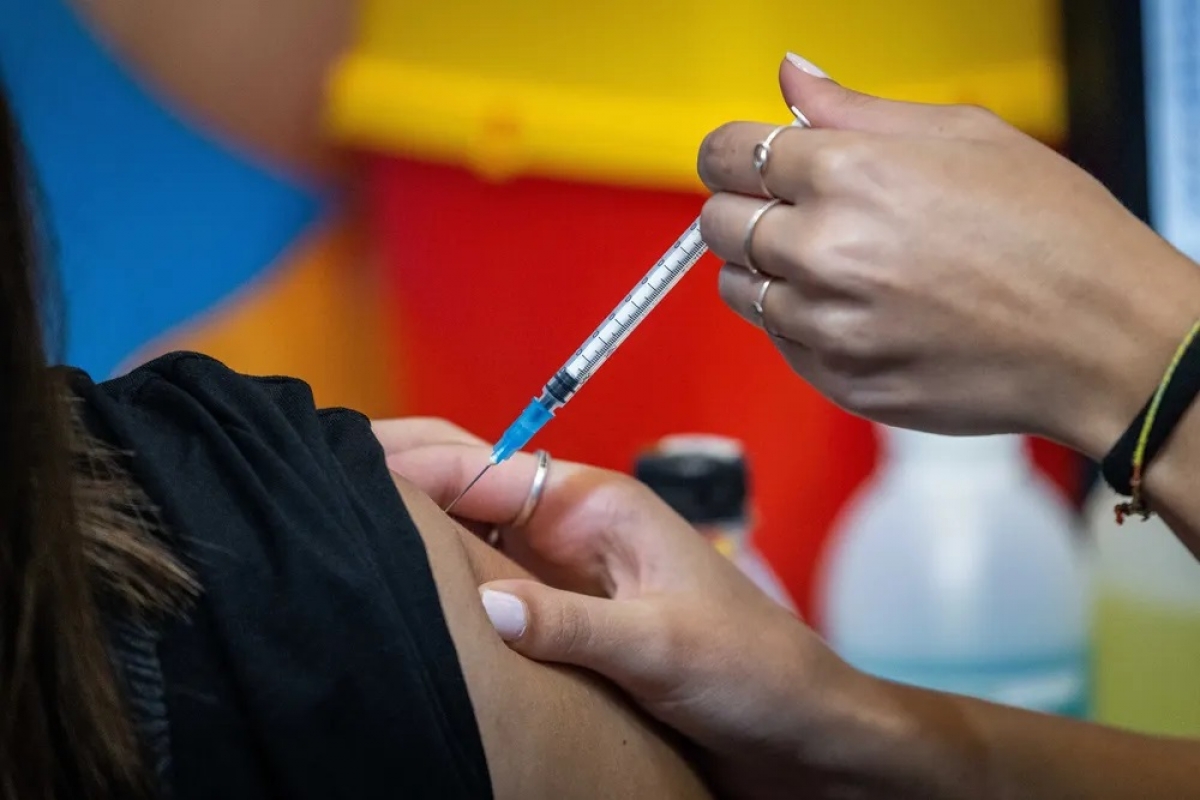Israel: Liều vaccine Covid-19 thứ ba có kháng thể gấp 10 lần liều thứ hai - Ảnh 1.