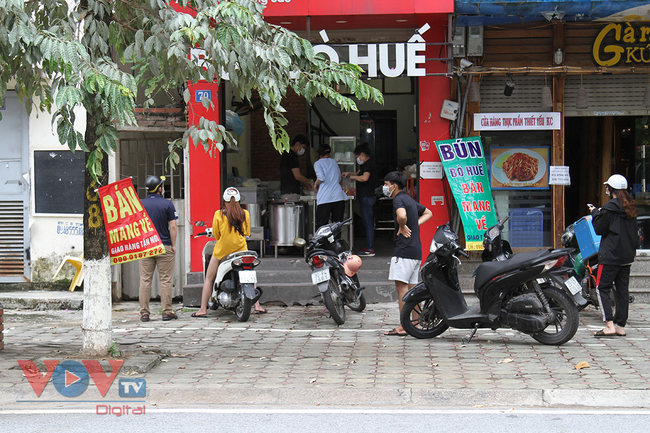 Ban Thường vụ Thành ủy Hà Nội: Nới lỏng nhưng phải bảo đảm kiểm soát được dịch bệnh - Ảnh 1.