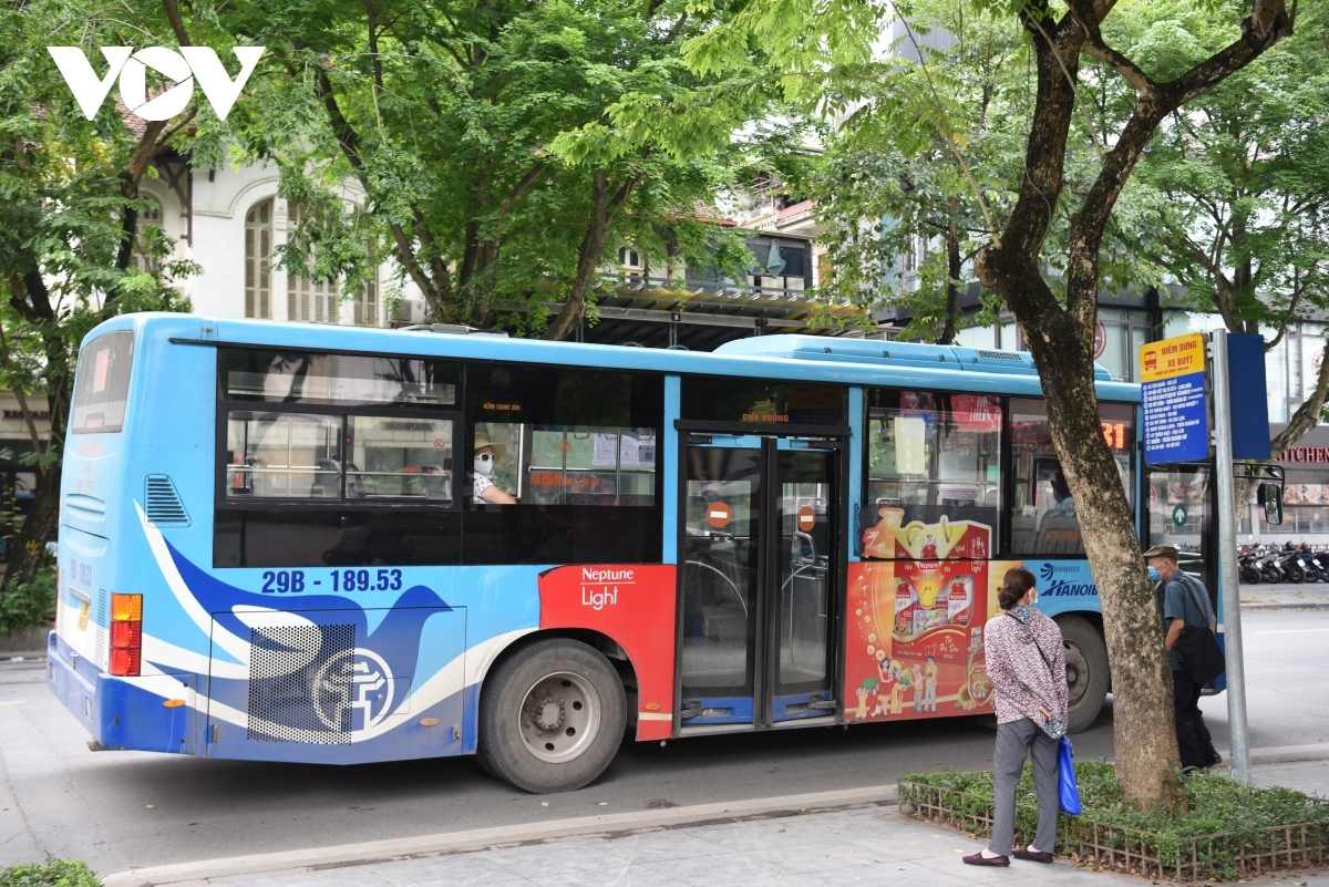 Những ai được đi xe buýt ở Hà Nội sau ngày 21/9? - Ảnh 1.