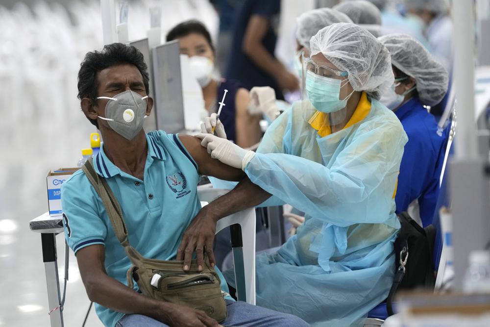 Thái Lan bật đèn xanh cho kỹ thuật tiêm vaccine dưới da - Ảnh 1.