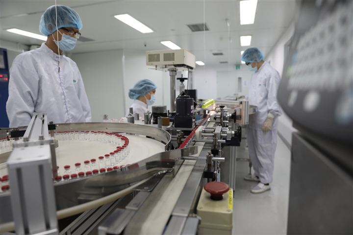 Việt Nam sản xuất thành công lô vaccine Sputnik V đầu tiên - Ảnh 1.