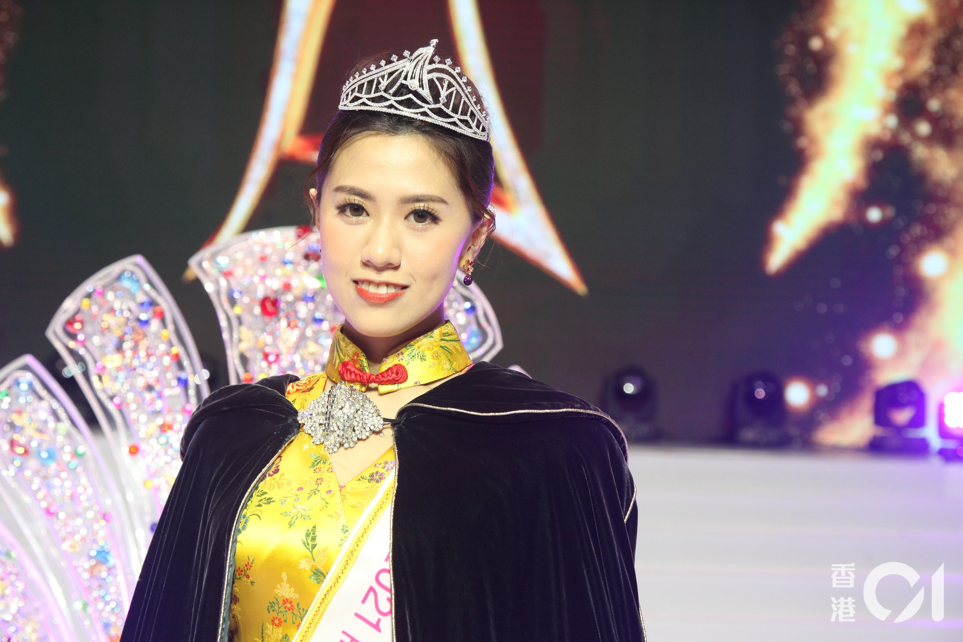 Cô gái 20 tuổi Trần Mỹ Nghi đăng quang Hoa hậu châu Á 2021 - Ảnh 3.