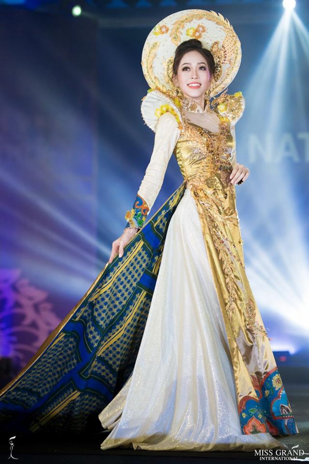 9 bộ trang phục dân tộc từng được người đẹp Việt Nam mang đến Miss Grand International - Ảnh 6.
