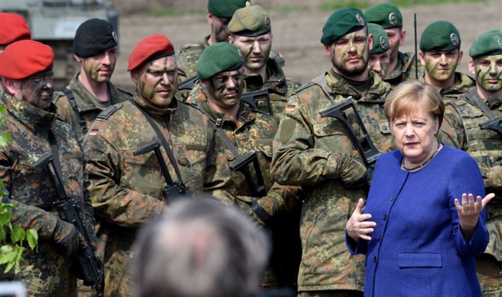 Tổng thống Biden đang đẩy NATO đến bờ vực, châu Âu đến lúc cần quân đội riêng? - Ảnh 3.