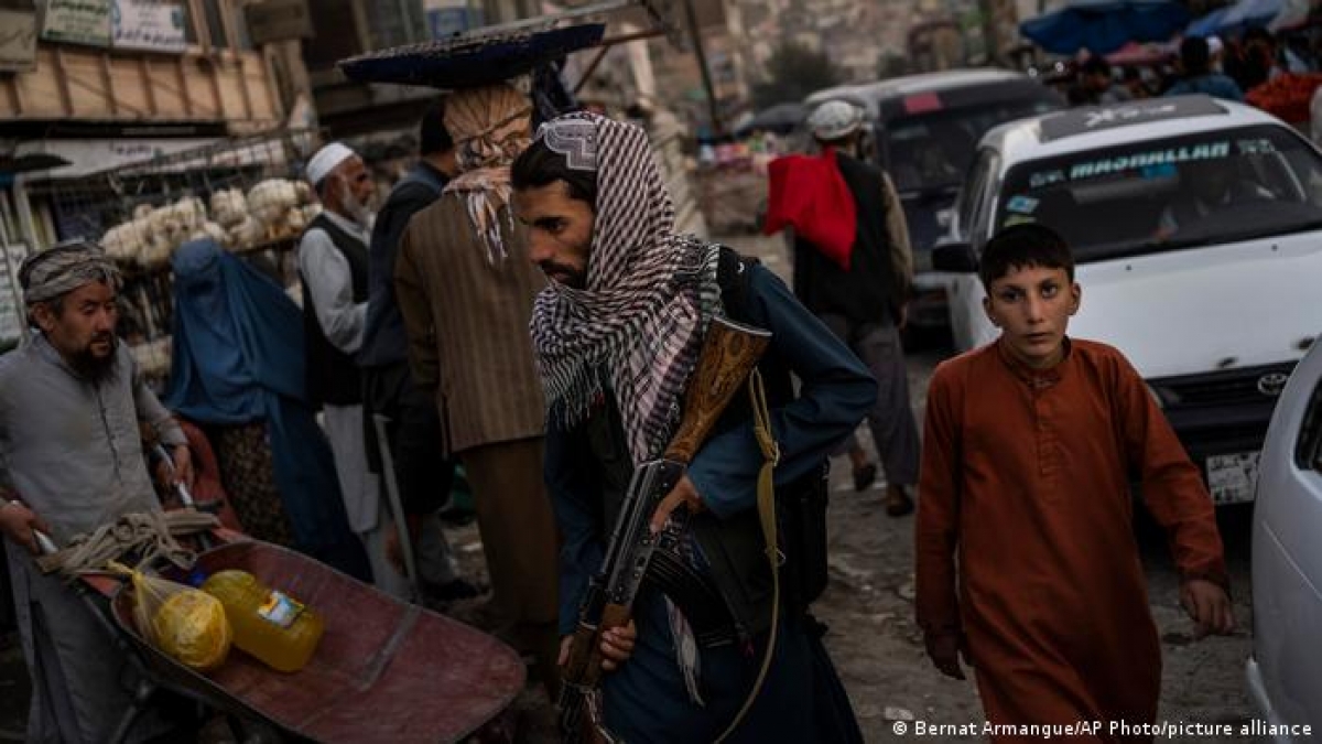 Cuộc sống người dân Afghanistan dưới 'bầu trời' Taliban - Ảnh 3.