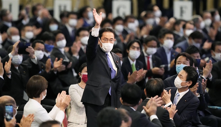 Ông Fumio Kishida - Thủ tướng Nhật tương lai có những chính sách gì? - Ảnh 2.