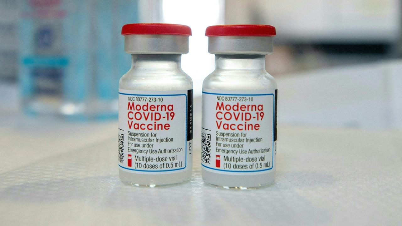 Australia vừa cấp phép sử dụng vaccine Moderna cho người từ 12 tuổi trở lên. Nguồn The Australia.png