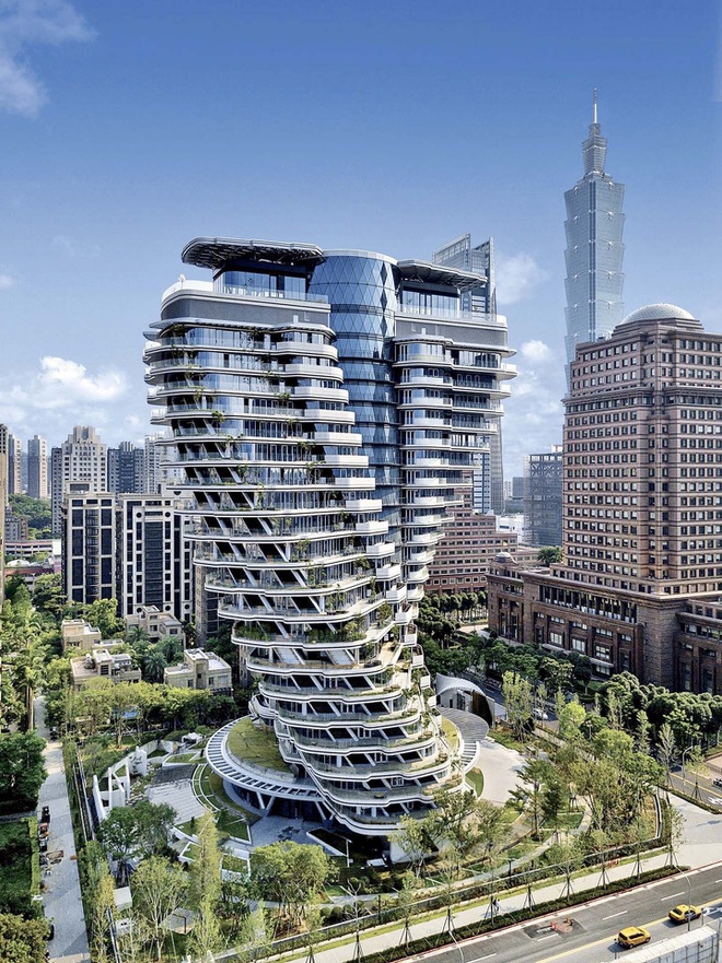 Độc đáo tòa nhà 21 tầng xoắn vặn như chuỗi DNA - Ảnh 1.
